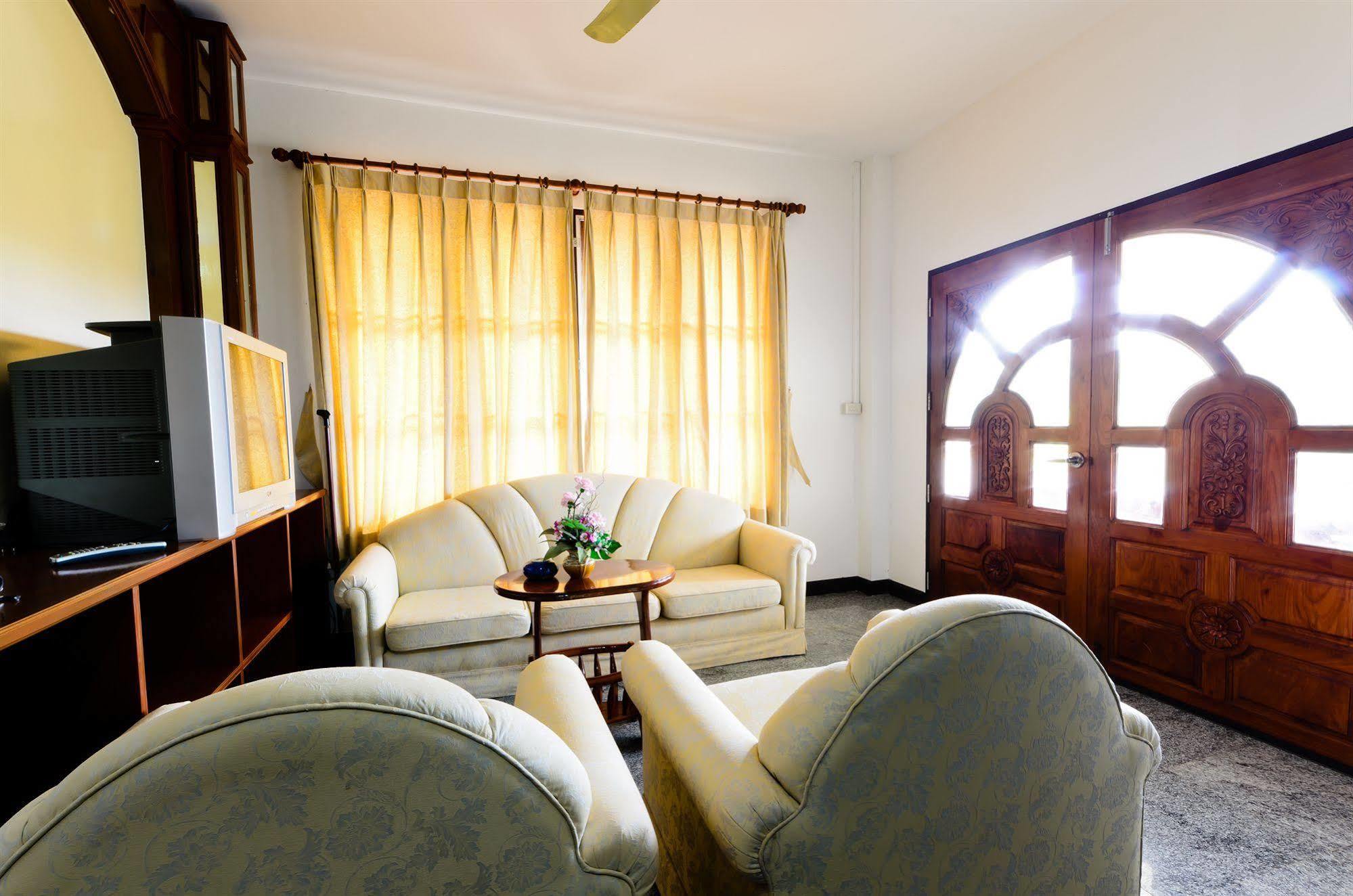 Sananwan Beach B&B Bang Saphan Noi Exterior photo