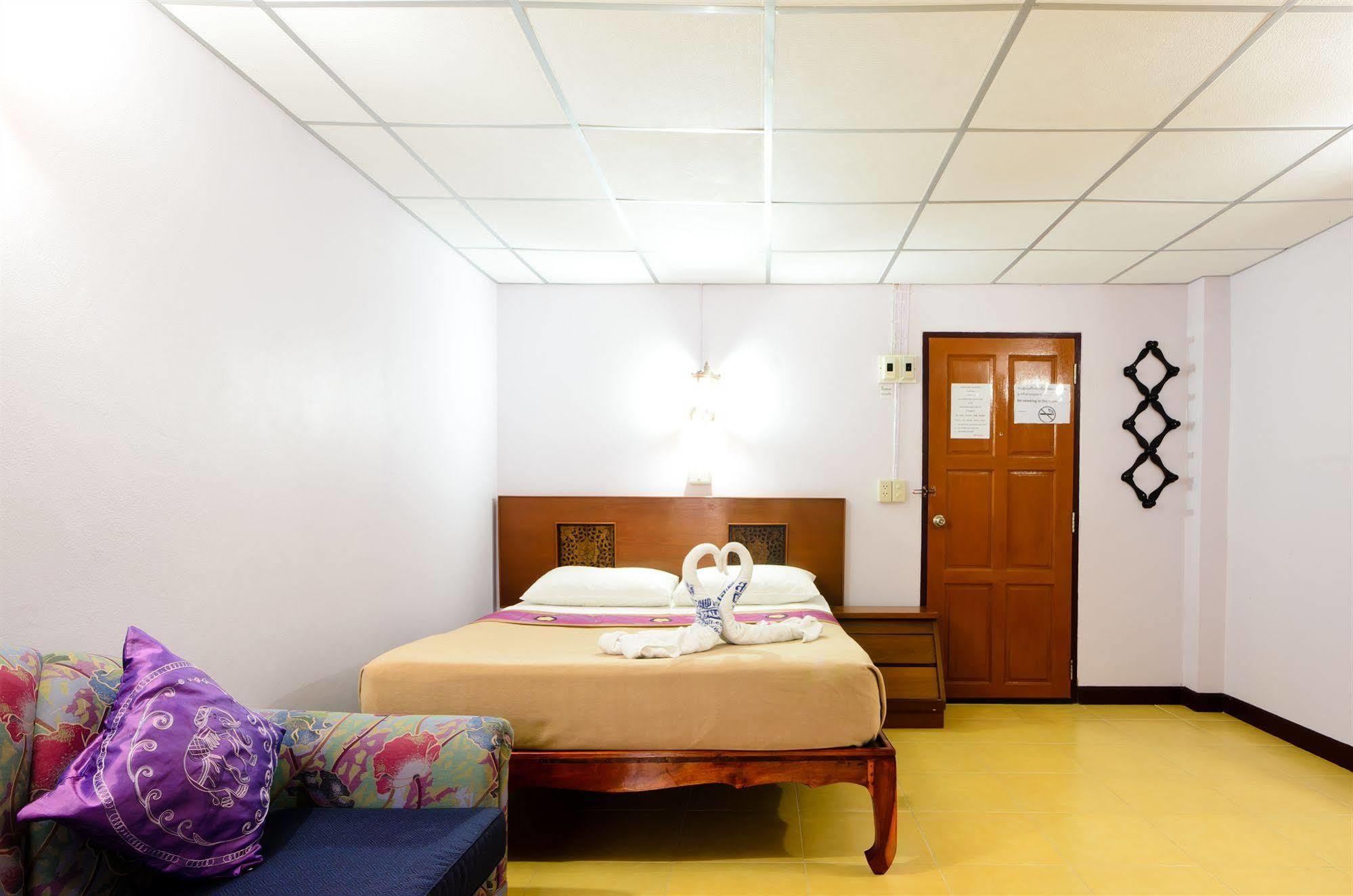 Sananwan Beach B&B Bang Saphan Noi Exterior photo