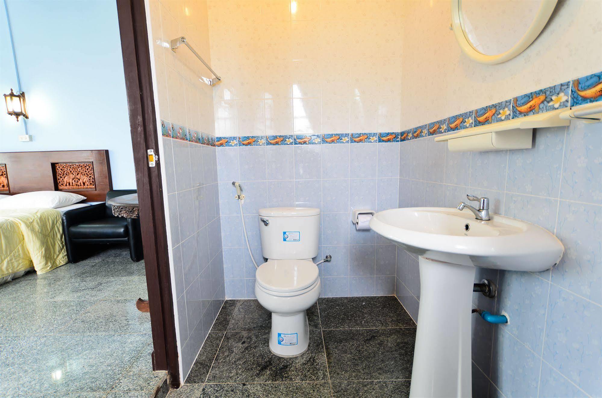 Sananwan Beach B&B Bang Saphan Noi Exterior photo