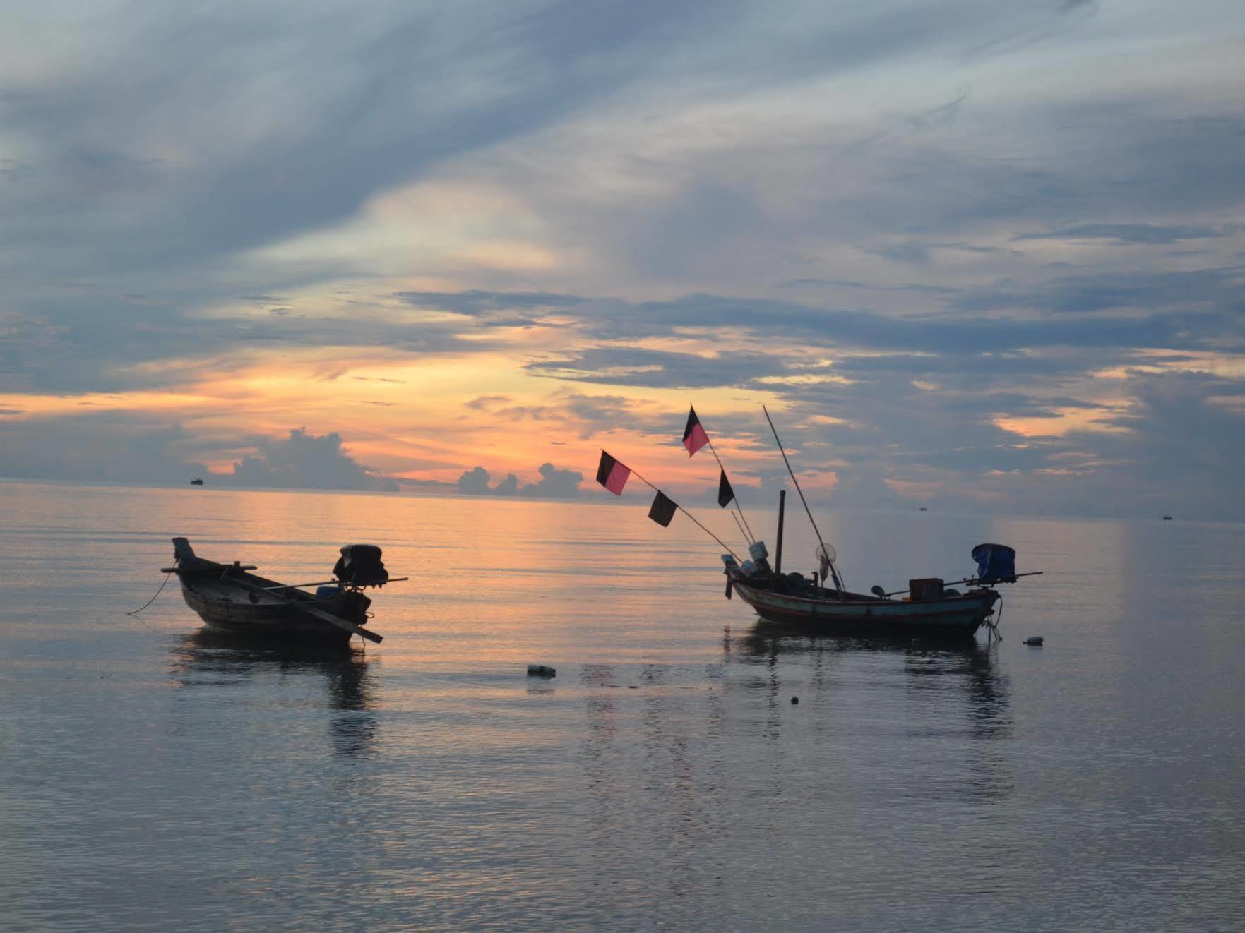 Sananwan Beach B&B Bang Saphan Noi Exterior photo